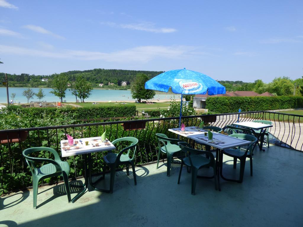 Hotel Restaurant La Chaumiere Du Lac Clairvaux-les-Lacs Exterior photo